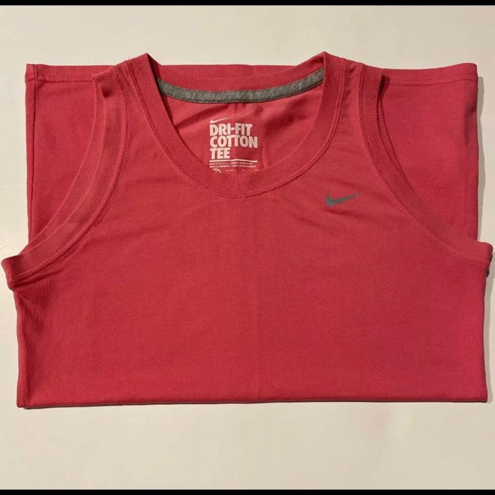 Nike women’s Dri Fit Pink tank Top NWOT .